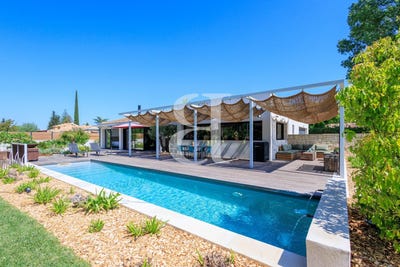 /international/fr/l-isle-sur-la-sorgue-provence-alpes-cote-d-azur-310108677664/