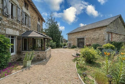 /international/fr/sauviat-sur-vige-limousin-310101419319/?lang=en