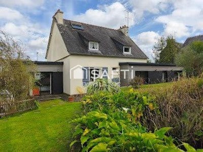 /international/fr/quimper-brittany-310106139256/