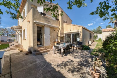 /international/fr/perols-languedoc-roussillon-310107920496/
