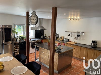 /international/fr/mirambeau-charente-310094465139/