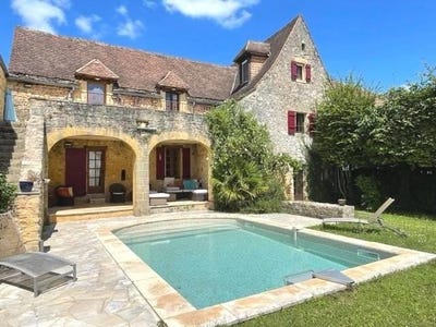/international/fr/domme-aquitaine-120094958276/
