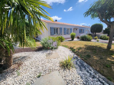 /international/fr/les-magnils-reigniers-pays-de-la-loire-310100735458/?lang=zh-tw