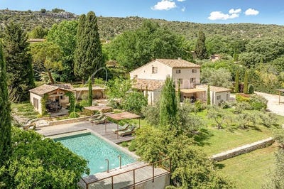 /international/fr/saint-saturnin-les-apt-provence-alpes-cote-d-azur-310108134069/