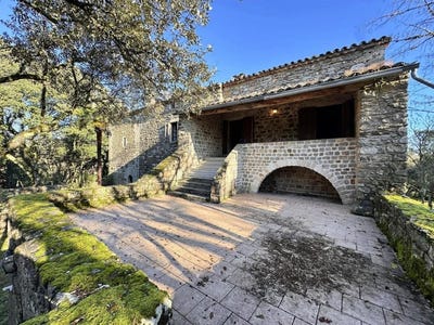 /international/fr/laurac-en-vivarais-rhone-310102091560/