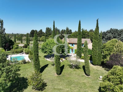 /international/fr/l-isle-sur-la-sorgue-provence-alpes-cote-d-azur-310108677649/