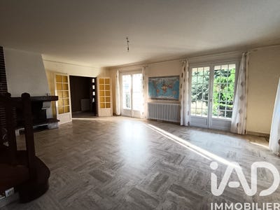 /international/fr/thouars-charente-310104344652/