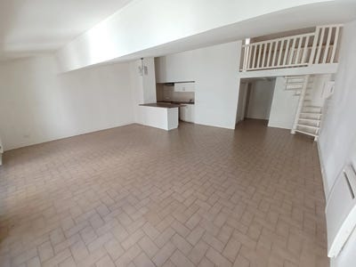 /international/fr/beaucaire-languedoc-roussillon-310106490611/