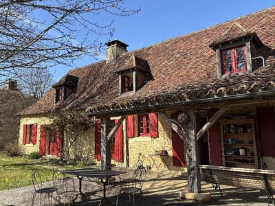 /international/fr/savignac-de-miremont-aquitaine-310098737820/