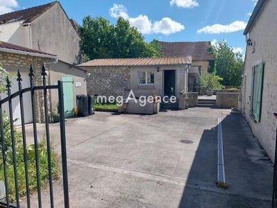 /international/fr/saint-loup-de-naud-ile-de-france-310107331899/