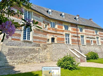 /international/fr/etretat-upper-normandy-310100558046/?lang=en