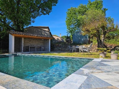 /international/fr/arpaillargues-et-aureillac-languedoc-roussillon-310107970496/