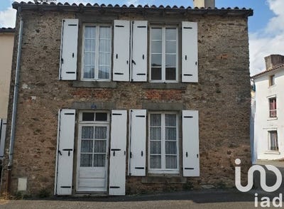 /international/fr/la-chataigneraie-pays-de-la-loire-310099311897/