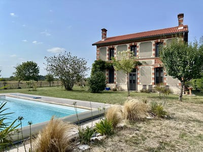 /international/fr/saint-girons-d-aiguevives-aquitaine-310101864373/