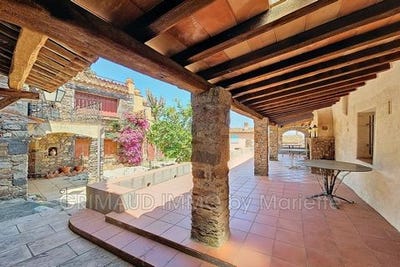 /international/fr/grimaud-provence-alpes-cote-d-azur-310101384458/?lang=it