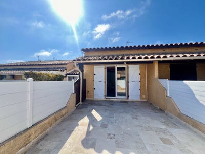 /international/fr/avenue-de-la-plage-vias-plage-languedoc-roussillon-310107703539/