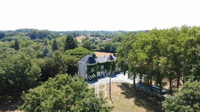 /international/fr/les-epesses-pays-de-la-loire-310100605883/