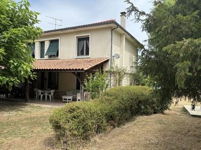/international/fr/la-roche-chalais-aquitaine-310101380820/?lang=en