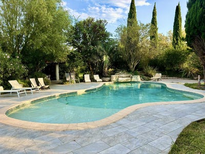 /international/fr/althen-des-paluds-provence-alpes-cote-d-azur-310099502180/