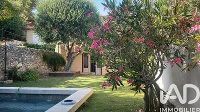 /international/fr/villeneuve-les-avignon-languedoc-roussillon-310108180630/