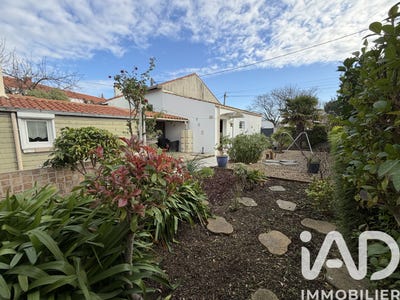 /international/fr/la-rochelle-franche-comte-310104933714/
