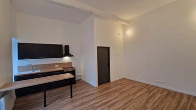 /international/fr/maintenon-centre-val-de-loire-310098838403/