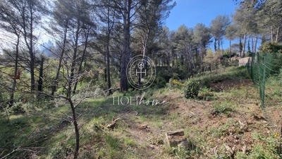 /international/fr/la-destrousse-provence-alpes-cote-d-azur-120095319885/