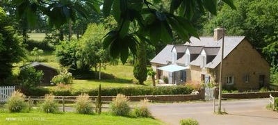 /international/fr/combourg-brittany-310099685386/