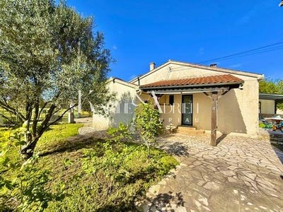 /international/fr/fontenay-le-comte-pays-de-la-loire-310106267798/
