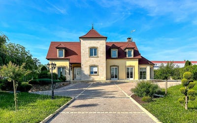 /international/fr/luxeuil-les-bains-franche-comte-310108245907/