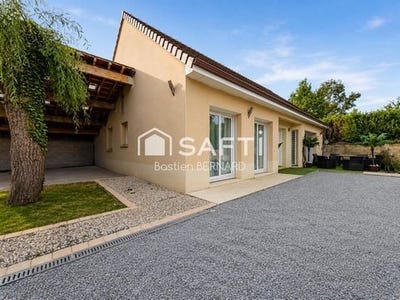 /international/fr/anet-centre-val-de-loire-310108459492/