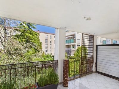 /international/fr/aix-en-provence-provence-alpes-cote-d-azur-310101387580/?lang=en