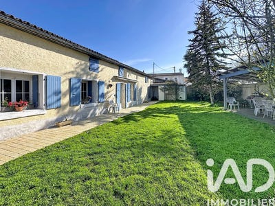 /international/fr/saint-cyr-du-doret-charente-310106428945/