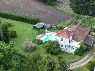 /international/fr/charmant-charente-310108133273/