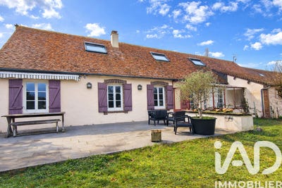 /international/fr/crucey-villages-centre-val-de-loire-310105809299/