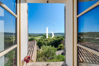 /international/fr/uzes-languedoc-roussillon-310108602836/