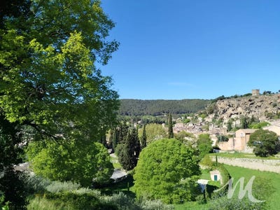 /international/fr/cotignac-provence-alpes-cote-d-azur-310099899058/