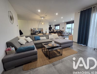 /international/fr/saint-romain-de-benet-charente-310105207533/