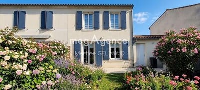 /international/fr/saintes-charente-310107838413/