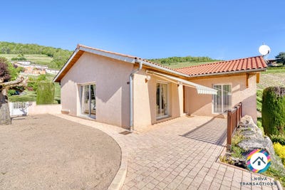 /international/fr/quincie-en-beaujolais-rhone-310107597711/