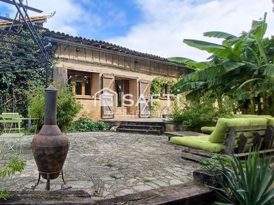 /international/fr/carla-bayle-midi-pyrenees-310107707875/