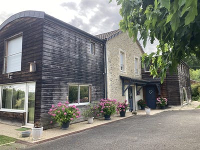 /international/fr/monflanquin-aquitaine-310105916114/