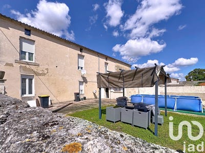 /international/fr/la-couronne-charente-310102242881/