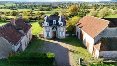 /international/fr/souvigny-auvergne-310099563815/