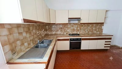 /international/fr/varages-provence-alpes-cote-d-azur-310109988181/