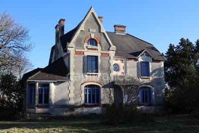 /international/fr/baignes-sainte-radegonde-charente-310098736868/