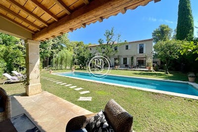 /international/fr/paradou-provence-alpes-cote-d-azur-310110050579/