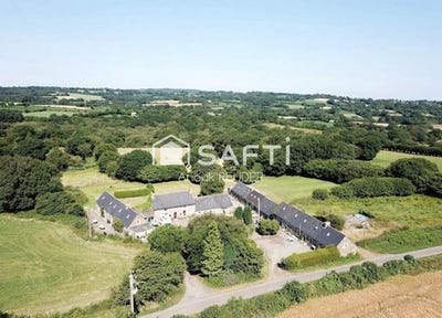 /international/fr/la-chapelle-neuve-brittany-310108762592/