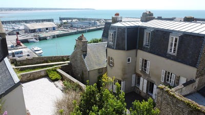 /international/fr/granville-la-basse-normandie-310108864832/