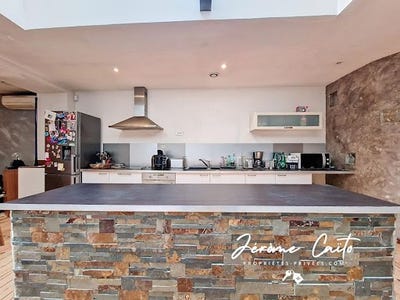 /international/fr/nimes-languedoc-roussillon-310101017927/?lang=en